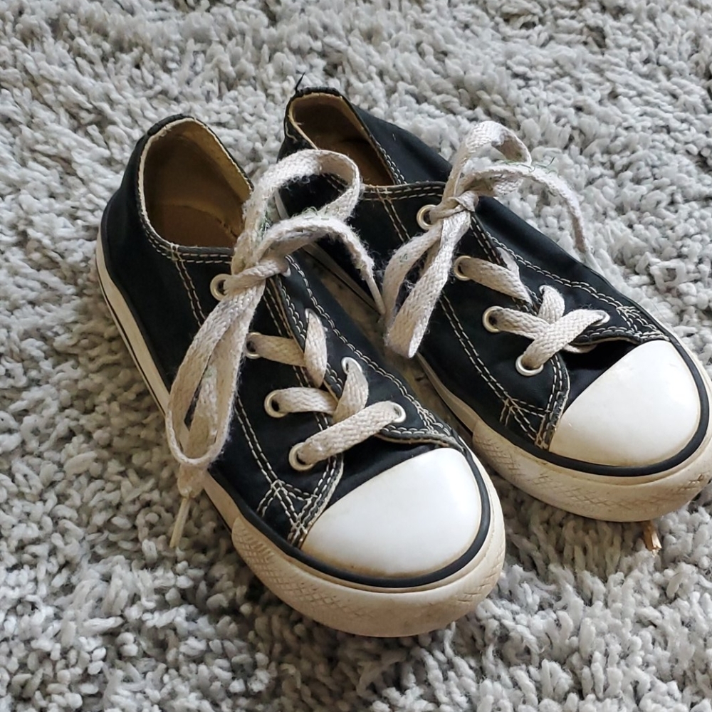 Toddler size 10 Converse